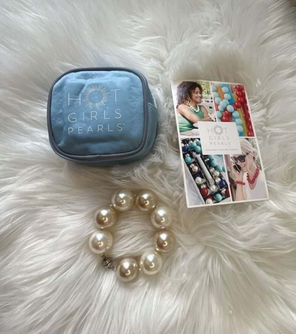 Hot Girls Pearls Freezable Cooling Jewelry Bracelet and Pouch Set